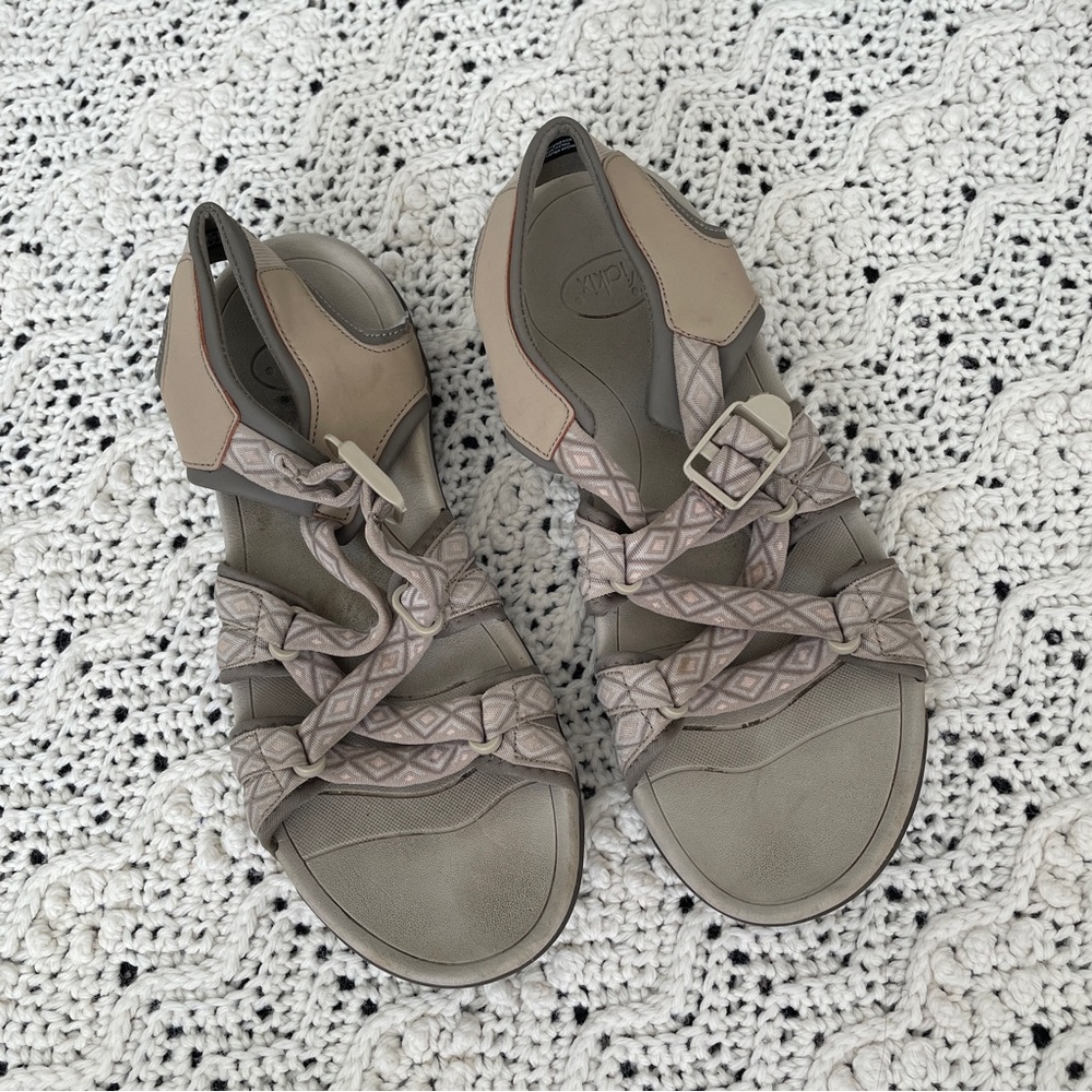 Viakix Strappy Sports Hiking Sandals Diamond Performance Beige (Size 10)